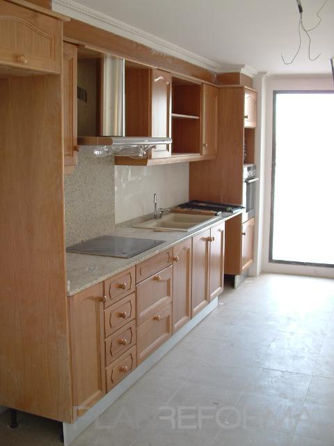 Cocina Estilo tradicional Color marron, beige, gris  diseñado por Reactiva Obras y Proyectos | Gremio | Copyright Reactiva Obras y Proyectos