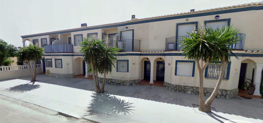 Porche, Exterior Estilo mediterraneo Color azul, beige, blanco  diseñado por Reactiva Obras y Proyectos | Gremio | Copyright Reactiva Obras y Proyectos