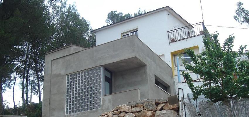 Escalera, Exterior style eclectico color verde, gris, plateado  diseñado por MAAP arquitectura i rehabilitació | Arquitecto 