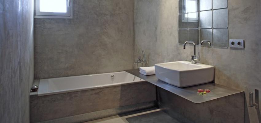 Baño style moderno color blanco, gris, gris, plateado  diseñado por ksadecora | Gremio 