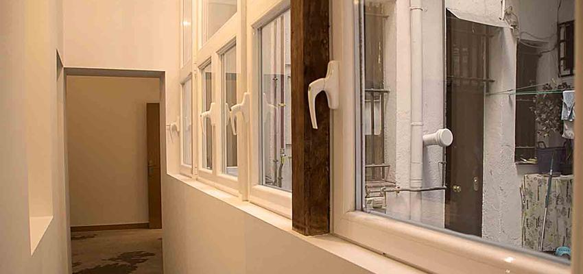 Pasillo style moderno color blanco  diseñado por OTTO rehabilitaciones | Arquitecto 