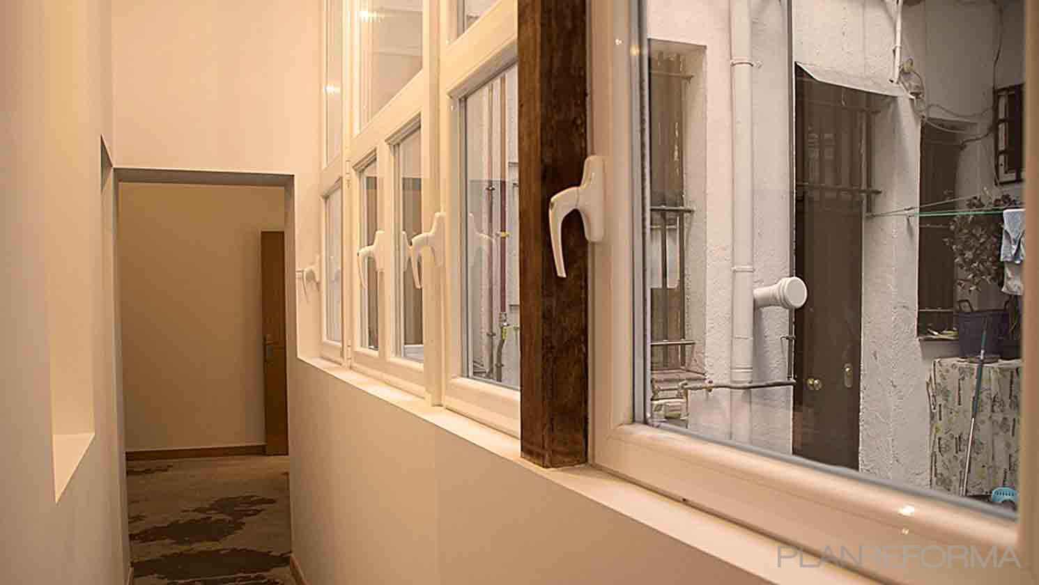 Pasillo style moderno color blanco  diseñado por OTTO rehabilitaciones | Arquitecto 