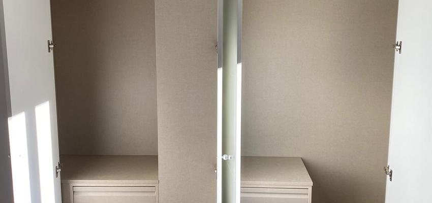 Dormitorio Estilo clasico Color beige, marron, blanco  diseñado por SENIA STAND S.L. | Gremio | Copyright FORRADO INTERIOR ARMARIO SENIA STAND