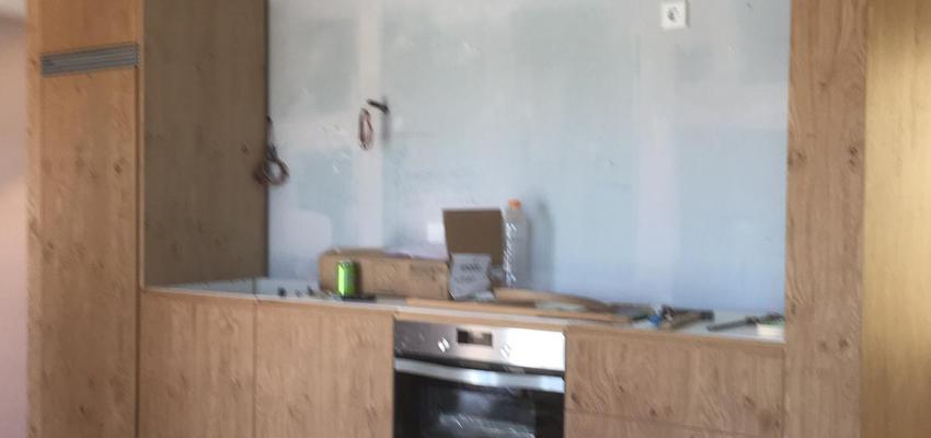 Cocina Estilo rustico Color beige, marron, blanco  diseñado por SENIA STAND S.L. | Gremio | Copyright SENIA STAND S.L.