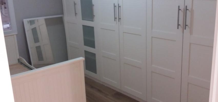 Dormitorio Estilo moderno Color marron, marron, blanco  diseñado por Refomas Barcelona Rubio | Gremio | Copyright Reformas Barcelona Rubio