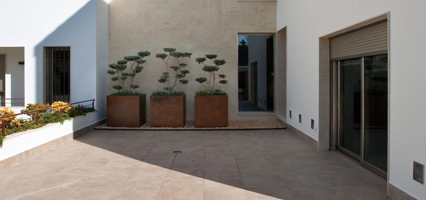 Exterior Estilo contemporaneo Color verde, blanco  diseñado por Idearte Marta Montoya | Interiorista | Copyright Imagen de www.ideartemartamontoya.com