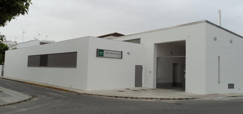 Exterior style moderno color blanco, gris  diseñado por Miguel Garcia de Veas Lovillo | Arquitecto 