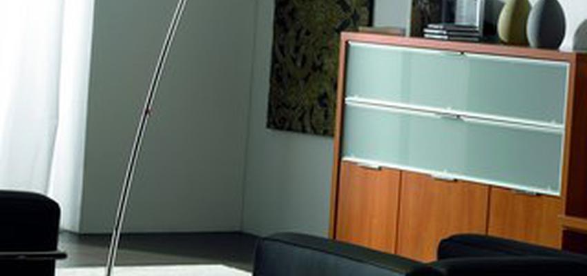 Salon style contemporaneo color marron, blanco, negro  diseñado por Pujol iluminacion | Marca colaboradora | Copyright Pujol Iluminación