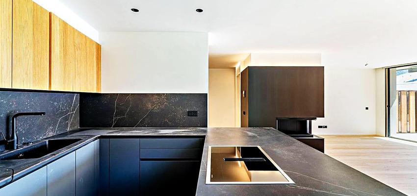 Cocina Estilo clasico Color marron  diseñado por REFORMAS VARADOR | Reformista, constructor | Copyright EMPRESA DE REFORMAS EN MATARO
