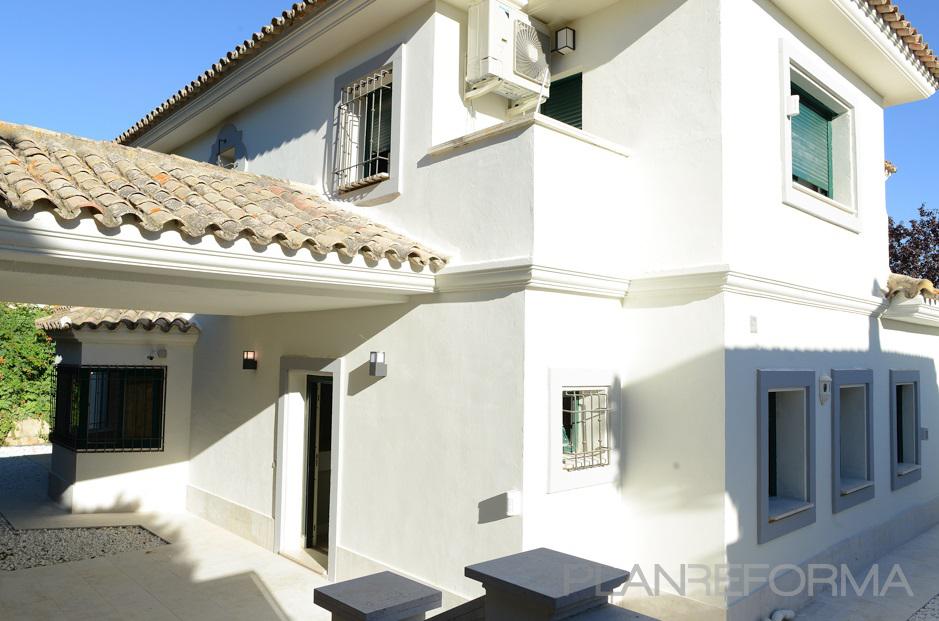 Exterior Estilo clasico Color marron, blanco, gris