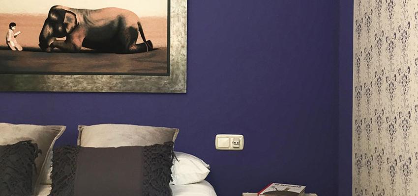 Dormitorio Estilo vintage Color violeta, blanco, gris  diseñado por Maria Ramos Moreno | Interiorista 