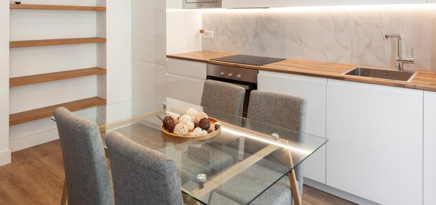 Cocina Estilo moderno Color beige, marron, blanco  diseñado por SECTOR REFORMA | Gremio 