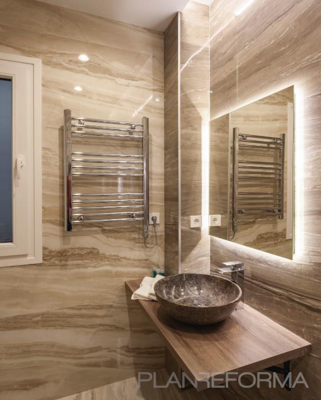 Baño Estilo clasico Color bronce  diseñado por SECTOR REFORMA | Gremio 