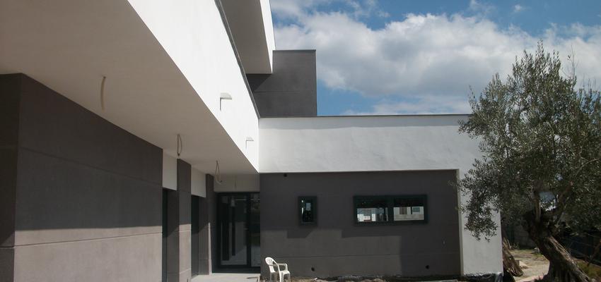 Exterior style contemporaneo color blanco, gris  diseñado por Luis | Arquitecto 
