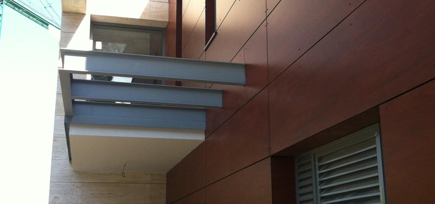 Recibidor, Exterior style moderno color marron, marron, blanco  diseñado por ARQUITECTOS.SANTAMARIA | Arquitecto 
