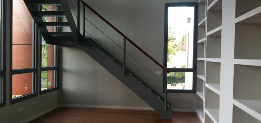 Escalera, Loft style contemporaneo color marron, gris, gris  diseñado por ARQUITECTOS.SANTAMARIA | Arquitecto 