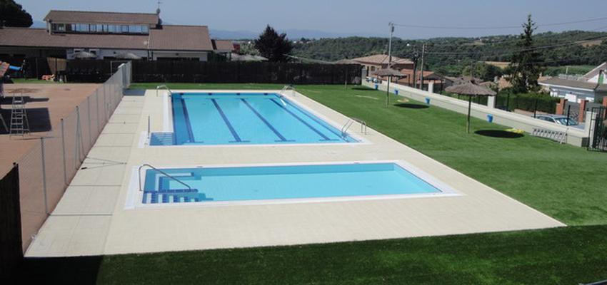 Piscina, Jardin style contemporaneo color verde, beige  diseñado por Carles Pagès | Arquitecto Técnico 