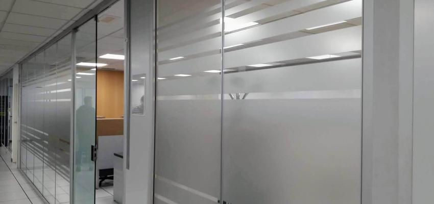 Oficina Estilo moderno Color gris  diseñado por Decor Soluciones Graficas | Gremio | Copyright Decor Soluciones Graficas