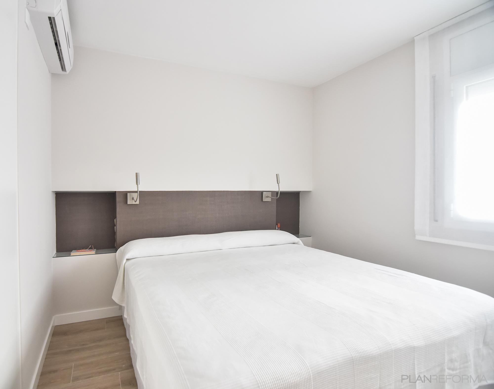 Dormitorio Estilo moderno Color marron, marron, blanco  diseñado por Goko | Arquitecto 