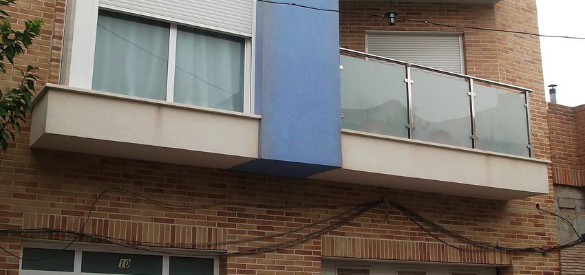 Recibidor, Balcon, Exterior style contemporaneo color azul, beige, marron  diseñado por MIGUEL ANGEL MANCILLA MILLON | Arquitecto 