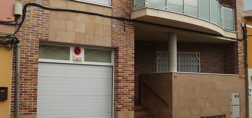 Balcon, Porche, Exterior Estilo contemporaneo Color beige, marron  diseñado por MIGUEL ANGEL MANCILLA MILLON | Arquitecto 