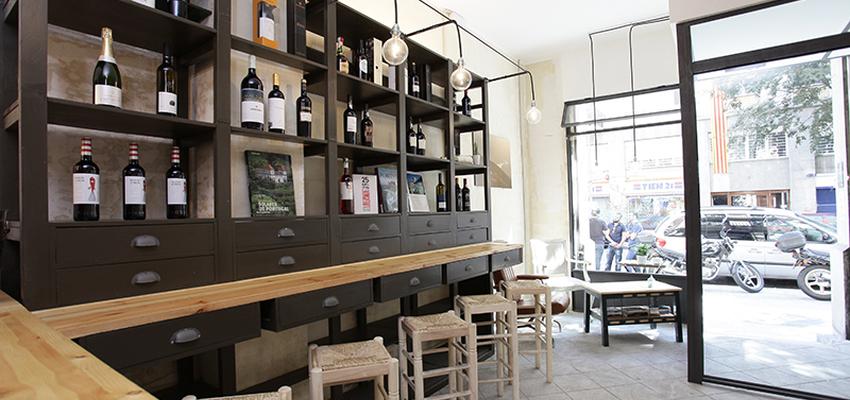 Bodega, Restaurante, Cafeteria style contemporaneo color marron, negro, bronce  diseñado por Andrea Soto Garcia | Interiorista 