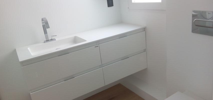 Baño style moderno color marron, blanco, gris  diseñado por Maite Sanz Rodríguez | Arquitecto Técnico 