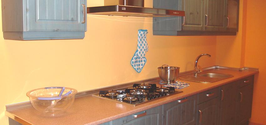 Cocina style clasico color marron, ocre, azul cielo  diseñado por Reformahogar | Gremio | Copyright Reforma Hogar 