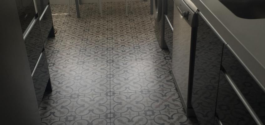 Cocina Estilo moderno Color blanco, gris, gris  diseñado por Redefor | Gremio 