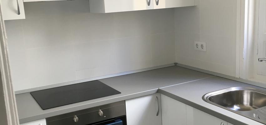 Cocina Estilo contemporaneo Color blanco, gris  diseñado por Redefor | Gremio 