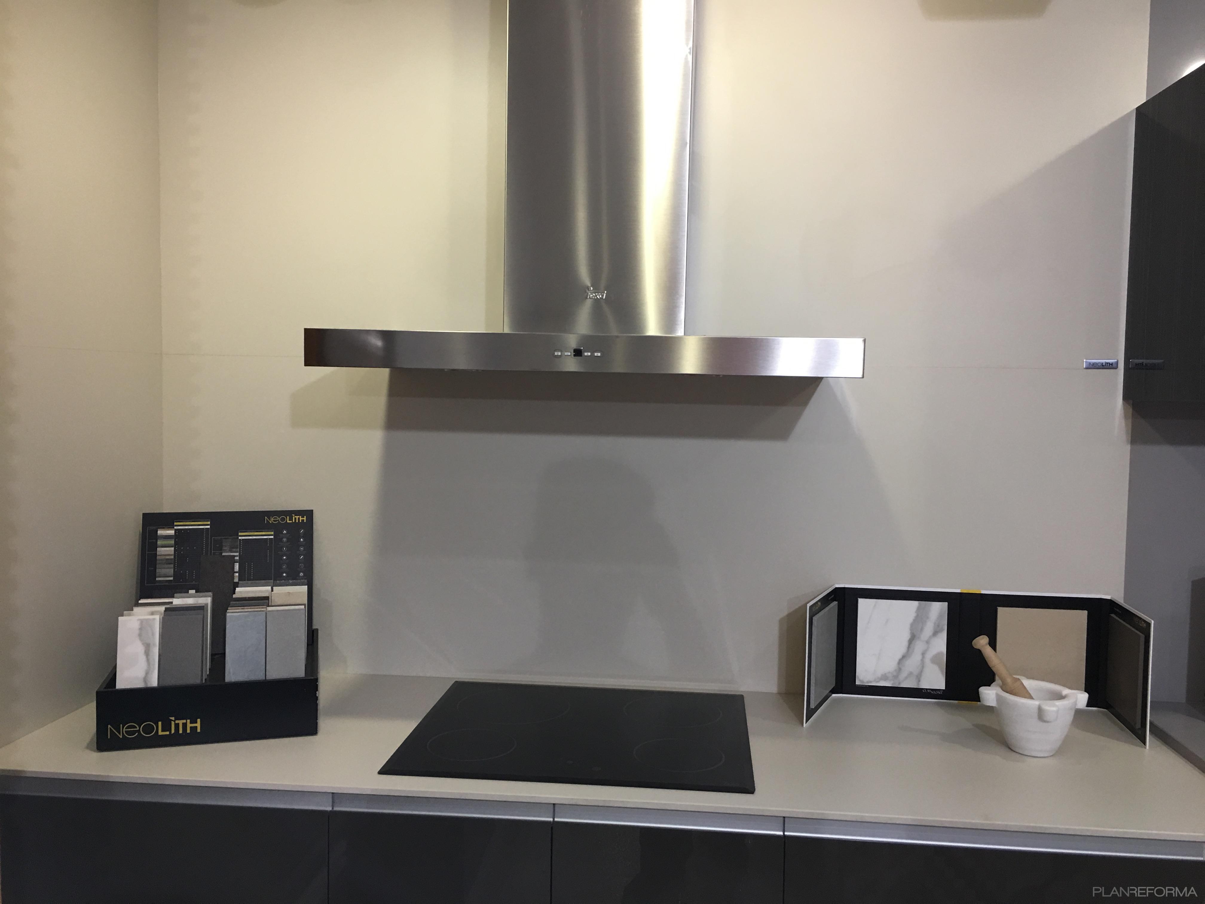 Cocina Estilo moderno Color beige, gris, negro