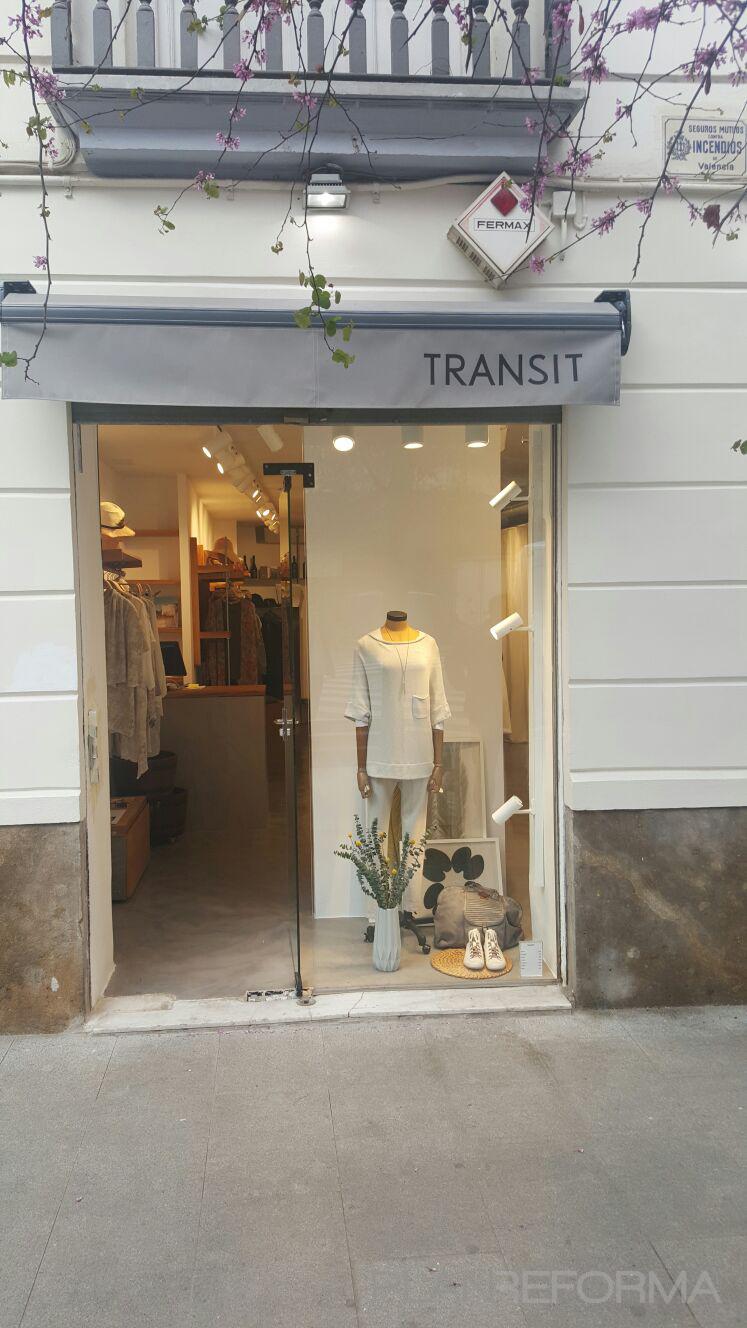 Tienda Estilo contemporaneo Color beige, marron, gris  diseñado por EBStudio | Arquitecto | Copyright Tienda en Cirilo Amoros