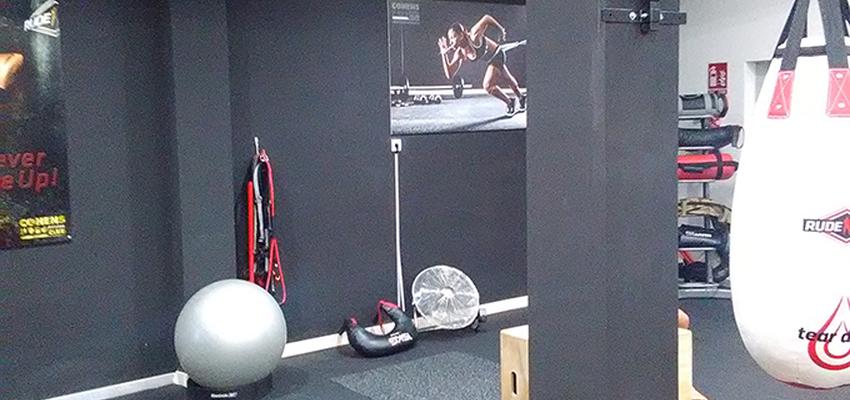 Gimnasio Estilo moderno Color beige  diseñado por EBStudio | Arquitecto | Copyright Centro deportivo