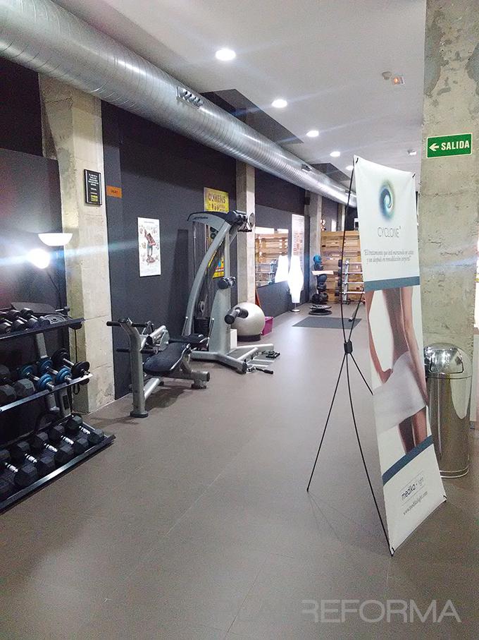 Gimnasio Estilo moderno Color blanco  diseñado por EBStudio | Arquitecto | Copyright Centro deportivo
