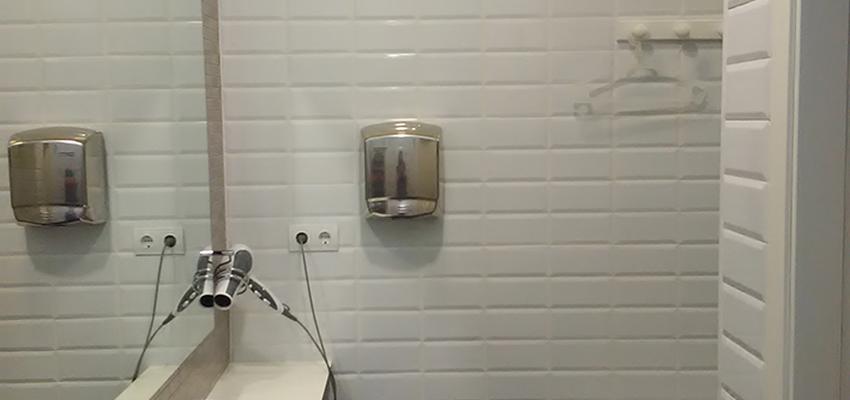 Gimnasio Estilo moderno Color beige, gris  diseñado por EBStudio | Arquitecto | Copyright Centro deportivo