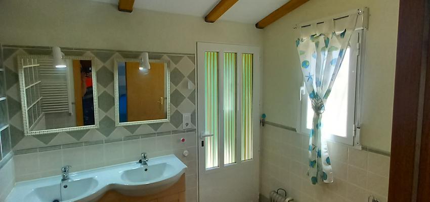 Baño Estilo rustico Color marron, turquesa, blanco  diseñado por Ama tu Casa Reformas | Reformista, constructor | Copyright PROPIO