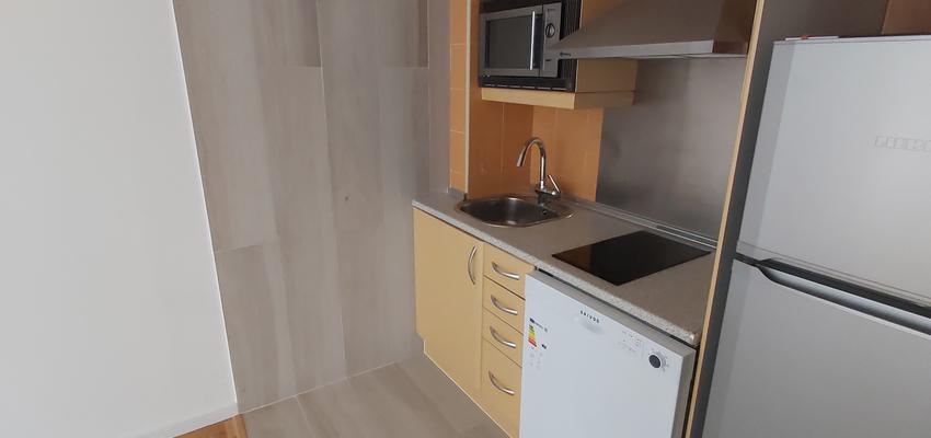 Cocina Estilo moderno Color gris  diseñado por JUAN DAVID SALAZAR | Reformista, constructor 