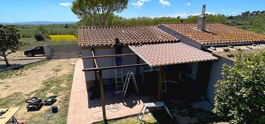 Exterior Estilo rustico Color verde, marron  diseñado por Serveis Barrera | Reformista, constructor 