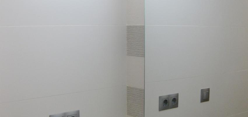 Baño Estilo moderno Color gris  diseñado por extraMURS Reformas | Gremio 