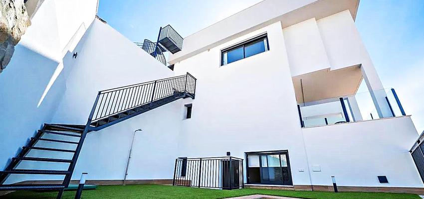 diseñado por GALATEA PISCINAS en Sant Cugat del Vallès | Reformista, constructor 