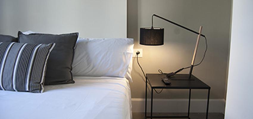 Dormitorio Estilo vintage Color gris, gris, plateado  diseñado por Trazo interiorismo | Interiorista 