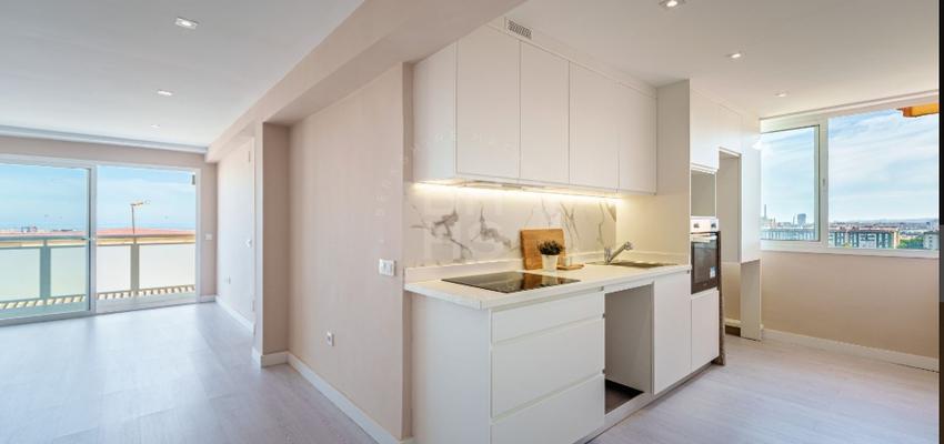 Cocina Estilo moderno Color rosa, blanco, plateado  diseñado por Jose Antonio Martin gomez | Reformista, constructor 