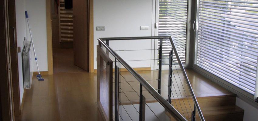 Escalera Estilo moderno Color marron, blanco, gris  diseñado por ARQuadrat - arquitectura i rehabilitació | Arquitecto Técnico 