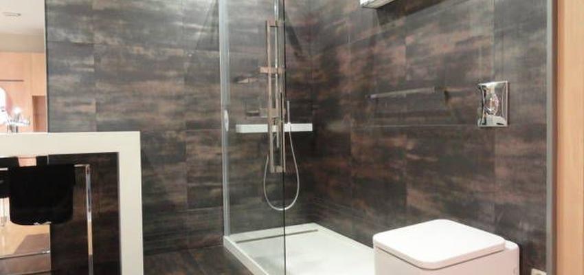 Baño Estilo moderno Color marron  diseñado por ABEL | Gremio | Copyright NO