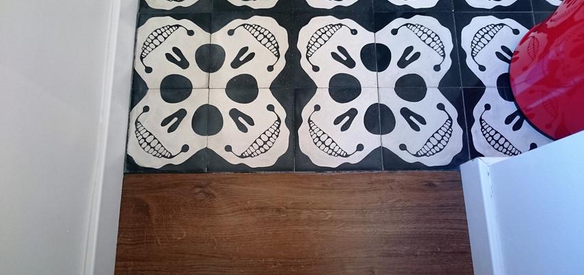 Baño, Dormitorio Estilo eclectico Color rojo, marron  diseñado por l'estudi .espai de creació | Interiorista | Copyright Soy propietario de esta imagen.