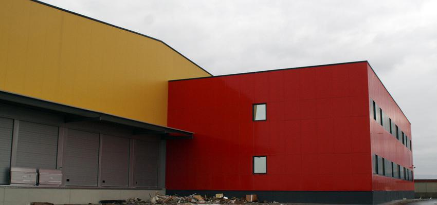 Exterior Estilo moderno Color rojo  diseñado por Jorge Montón Palacios | Gremio 