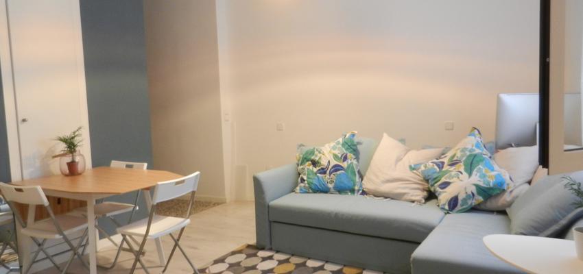 Comedor, Sala de la TV, Salon Estilo moderno Color azul oscuro, beige, blanco  diseñado por SAC ArquiDeco | Interiorista | Copyright SAC Arquideco