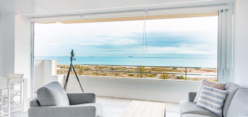 Sala de la TV Estilo moderno Color turquesa  diseñado por SS HOME Reformas Integrales | Reformista, constructor 