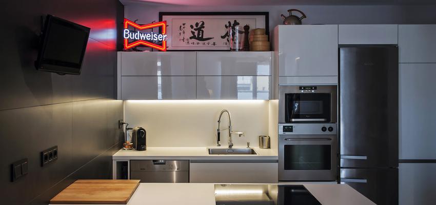 Cocina Estilo contemporaneo Color gris, negro, plateado  diseñado por Arrevol arquitectura | Arquitecto 