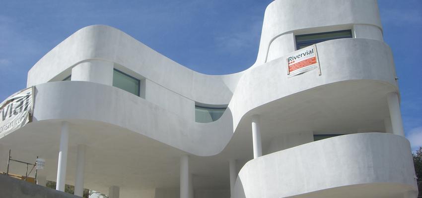 Balcon, Exterior Estilo moderno Color azul, blanco, gris, gris  diseñado por José Ojeda | Arquitecto | Copyright Foto José Ojeda